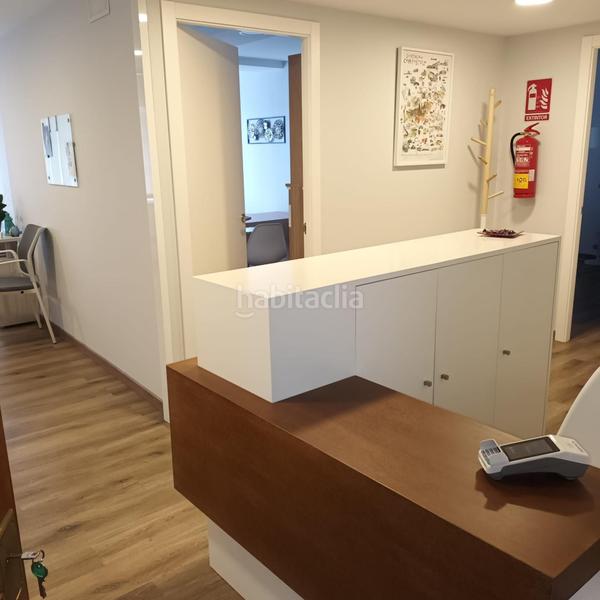 Foto c0cd83f0-dd5b-4dac-9e18-6309106dbc88. Rent office space with heating in Ensanche - Sar Santiago de Compostela