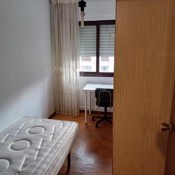 Foto 05911de6-9dcf-462e-be46-09722981dd17. Miete etagenwohnung mit heizung in Ensanche - Sar Santiago de Compostela