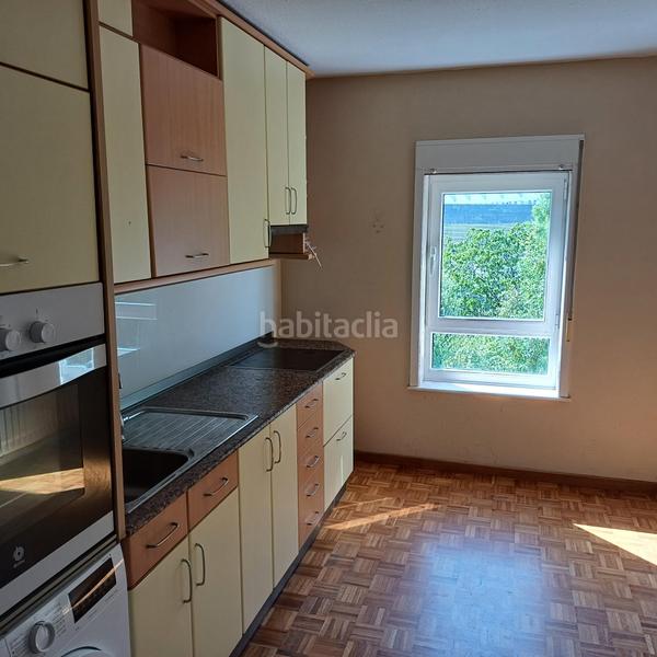 Foto 4ff85be7-f3ec-4355-a9cd-88603a2ac35a. Alquiler piso  en alquiler en la zona de juan xxiii en Santiago de Compostela