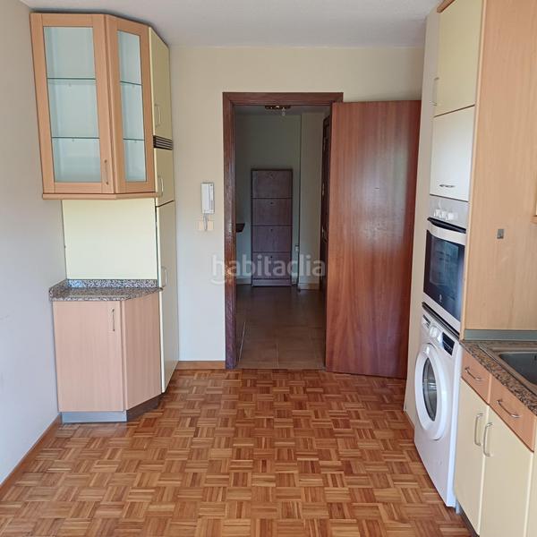 Foto 164d50e4-8cf2-40de-8702-93edb1660648. Location appartement avec chauffage parking dans Campus Norte - San Caetano Santiago de Compostela