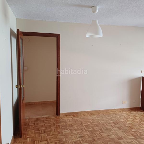 Foto 18237c34-8489-40b0-8fc6-6696826ccc07. Location appartement avec chauffage parking dans Campus Norte - San Caetano Santiago de Compostela