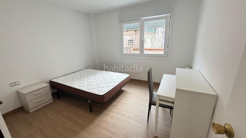 Foto 53f8a8d7-7bb8-4eb8-adeb-379d3b9220f0. Alquiler piso  centrico y luminoso de tres habitaciones en Santiago de Compostela