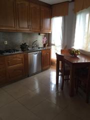 Casa a Valle de Mena. Casa  con terraza y  bajo para varios coches