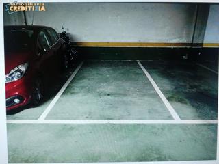 Aparcament cotxe a Comesaña - Matamá. Plaza de garaje