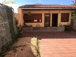Piso en Lavadores. Casa con terraza y piso