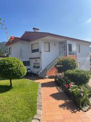 Xalet a Nigrán Centro. Chalet con jardín
