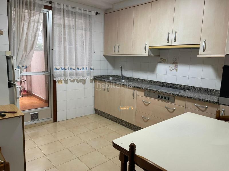 Foto 0b93e2c4-5fae-412d-92d6-a02aa51340bb. Piso  de cuatro dormitorios con garaje en As Travesas - Balaidos Vigo