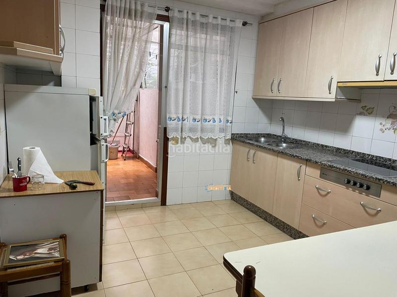 Foto 7cc4e52c-7461-4ebb-b58f-facad9e99037. Piso  de cuatro dormitorios con garaje en As Travesas - Balaidos Vigo