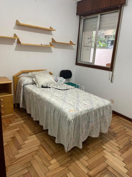 Foto b6cfa145-30d9-474b-a9ef-cf16167ae467. Piso  de cuatro dormitorios con garaje en As Travesas - Balaidos Vigo