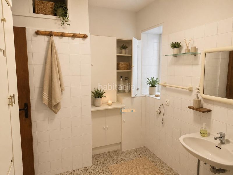 Foto 25753cbc-5d0b-4738-8c53-c00881cb9a69. Casa amb aparcament a Lavadores Vigo