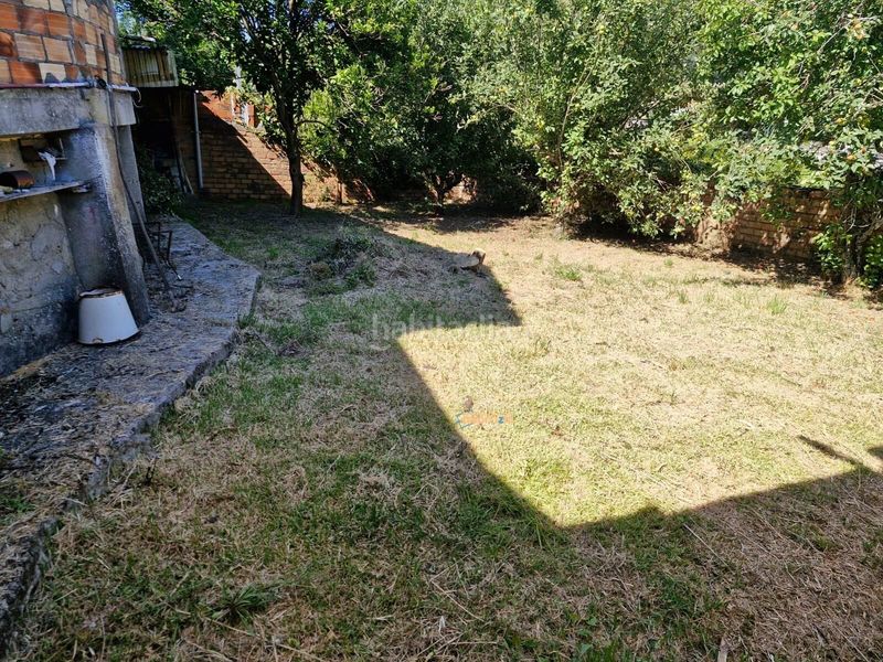 Foto b8f6b2d2-2ba9-437c-b558-1aee564ae535. Casa amb aparcament a Lavadores Vigo