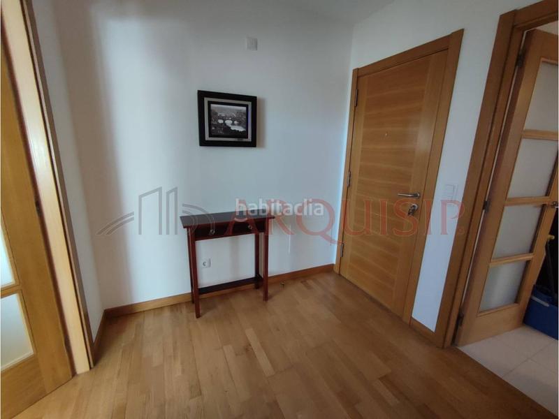 Foto 0630a116-3d53-4f97-ad6a-11f4bc1eb7b6. Àtic amb calefacció aparcament a O Milladoiro Ames