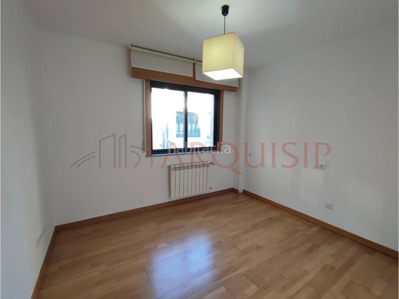 Foto 53c2aee6-f104-4e90-a3c1-af5baacb4dd0. Àtic amb calefacció aparcament a O Milladoiro Ames