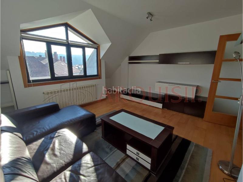 Foto 5f10d394-7e0a-4e55-9da5-2570722d9b96. Àtic amb calefacció aparcament a O Milladoiro Ames