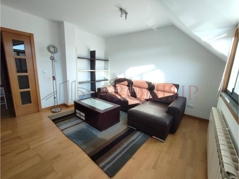 Foto 6b11073e-3f95-44a3-9509-6c1154dabaa6. Àtic amb calefacció aparcament a O Milladoiro Ames