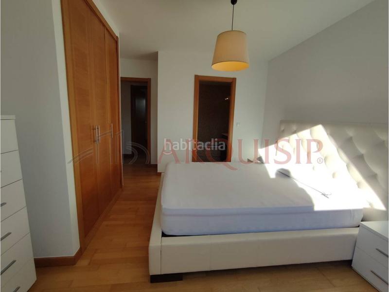 Foto 7b57a2c3-abd7-41cc-889c-963d5e4776b4. Àtic amb calefacció aparcament a O Milladoiro Ames