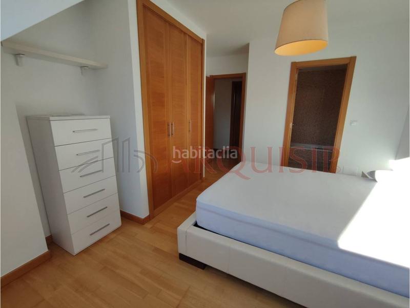 Foto a634690d-5b96-4db0-9093-7c2a6643e32f. Àtic amb calefacció aparcament a O Milladoiro Ames