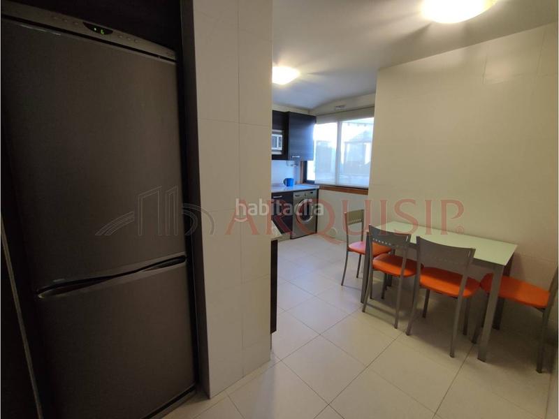 Foto f8efbcf3-755d-4eb1-b256-25598bdb70d5. Àtic amb calefacció aparcament a O Milladoiro Ames