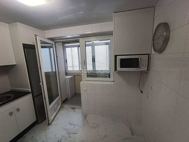 Foto e5633a86-8327-4b59-a30b-5eaee1089ed8. Rent flat with heating parking in Concheiros - Fontiñas Santiago de Compostela