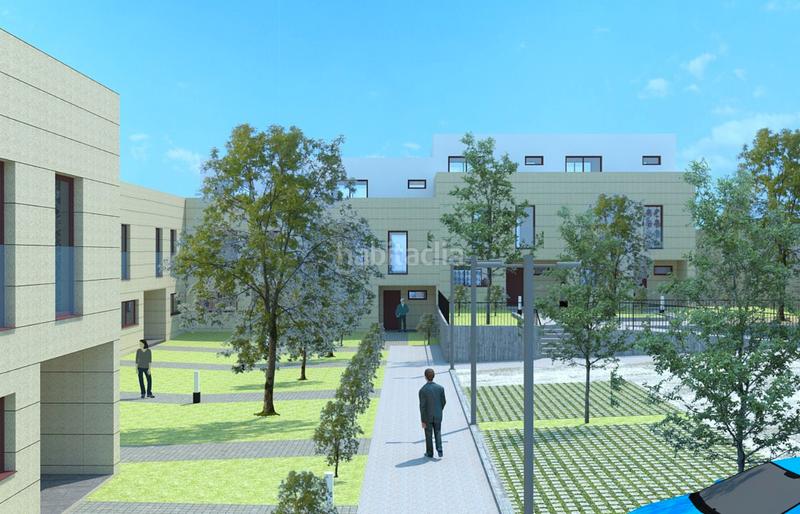 Foto a489756c-64e7-447a-a35e-d35dc3ec602c. Casa adossada 370m<sup>2</sup> amb calefacció aparcament a Campus Sur - Santa Marta Santiago de Compostela