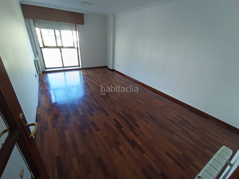 Foto 1a38a881-7327-4998-bef6-bd2ccde2f9d5. Lloguer pis amb calefacció aparcament a O Milladoiro Ames