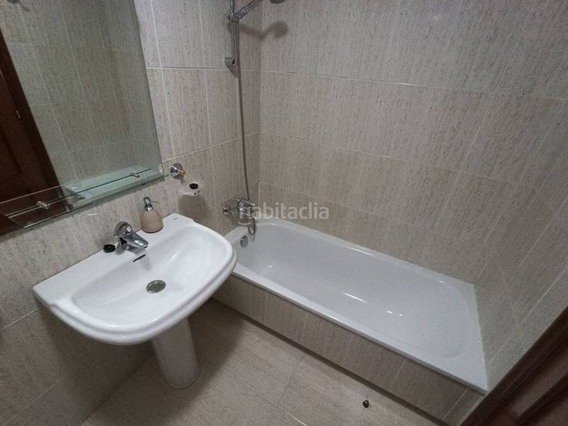 Foto dd8f9df6-4b14-4e4e-83a8-3d54971e08ae. Lloguer pis amb calefacció aparcament a O Milladoiro Ames
