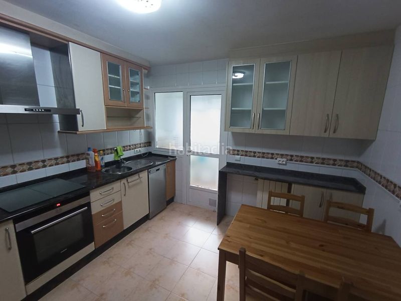 Foto a39a02c7-8950-458d-bada-277a04d2d5de. Lloguer pis amb calefacció aparcament a O Milladoiro Ames