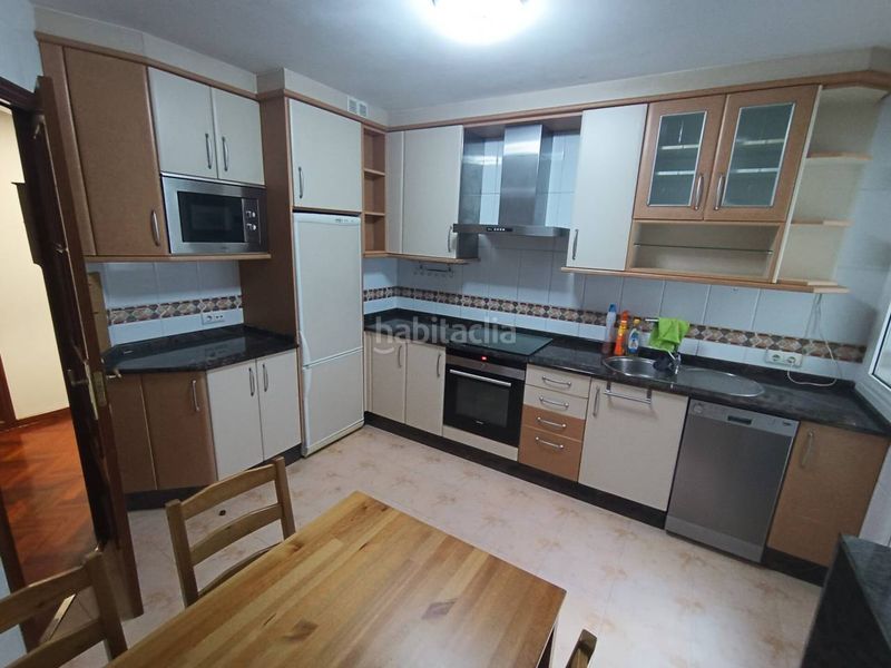 Foto df4ea3a8-066a-4a4f-9c1a-7cd47be1d9b7. Lloguer pis amb calefacció aparcament a O Milladoiro Ames