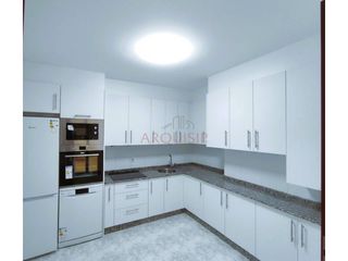 Etagenwohnung in O Milladoiro. Piso en venta en a agrela biduido