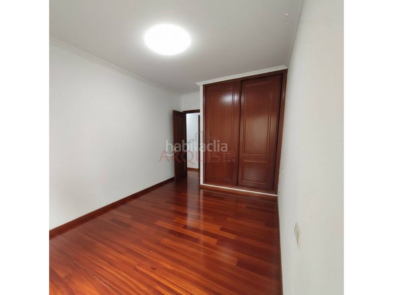 Foto 15a5b0a1-895a-4e4c-898f-68730c51b3fe. Pis amb calefacció aparcament a O Milladoiro Ames