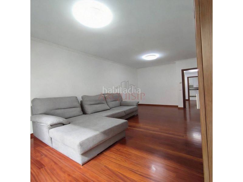 Foto ed83a432-662c-41c3-81f3-bd5681ffddb7. Pis amb calefacció aparcament a O Milladoiro Ames