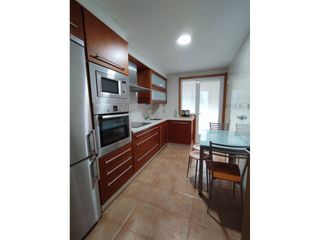 Appartement  Calle rego. Venta de piso exterior de 3 habitaciones en ames