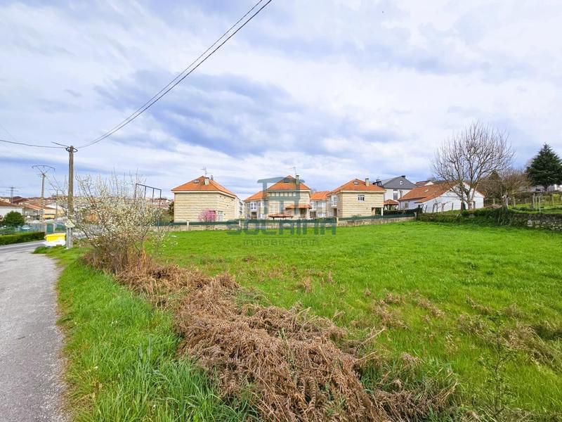 Foto abe664c8-a940-4b0c-9a10-9c50cd60b207. Terreny residencial a Allariz