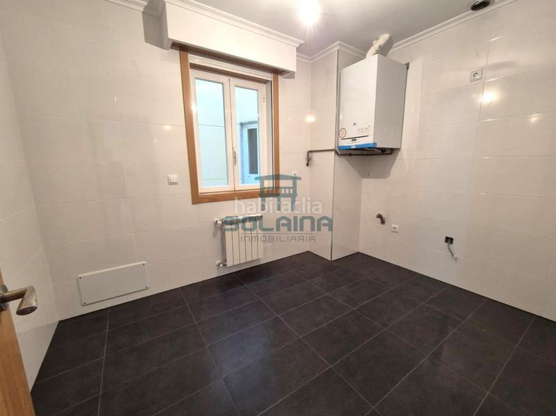Foto b1cc866e-311a-4cb4-baa2-de15ceb7477e. Flat with heating in Casco Viejo Ourense
