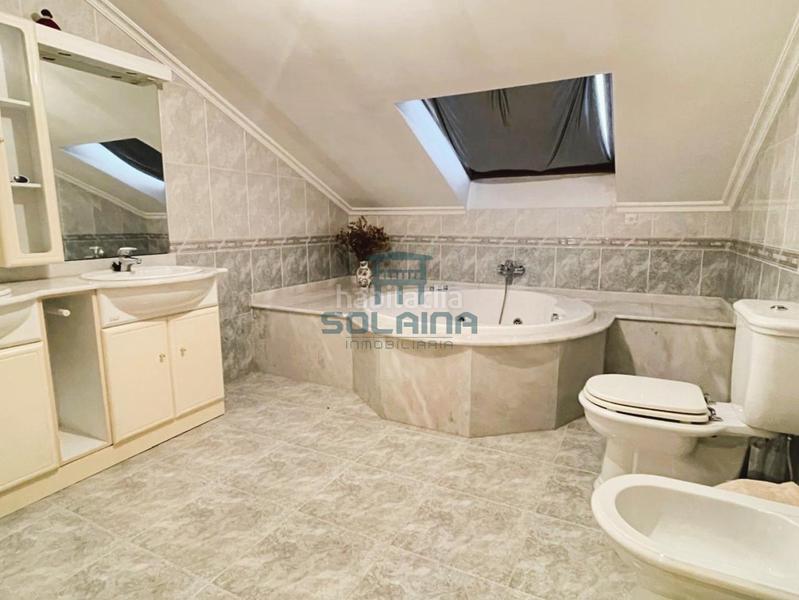 Foto a10be507-2fcc-48b3-a0db-dcb27b8029d7. Chalet mit heizung parking in As Lagoas Ourense