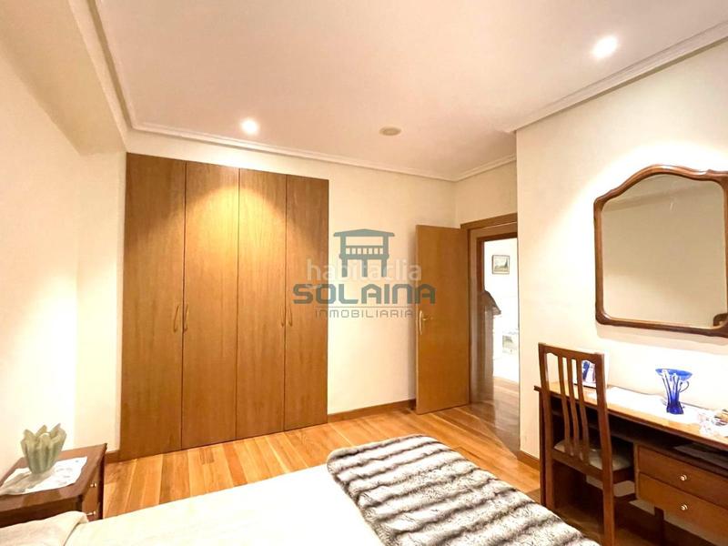 Foto cf5e95d4-256a-4f0e-9b43-991183ad71b2. Chalet con riscaldamento parcheggio in As Lagoas Ourense