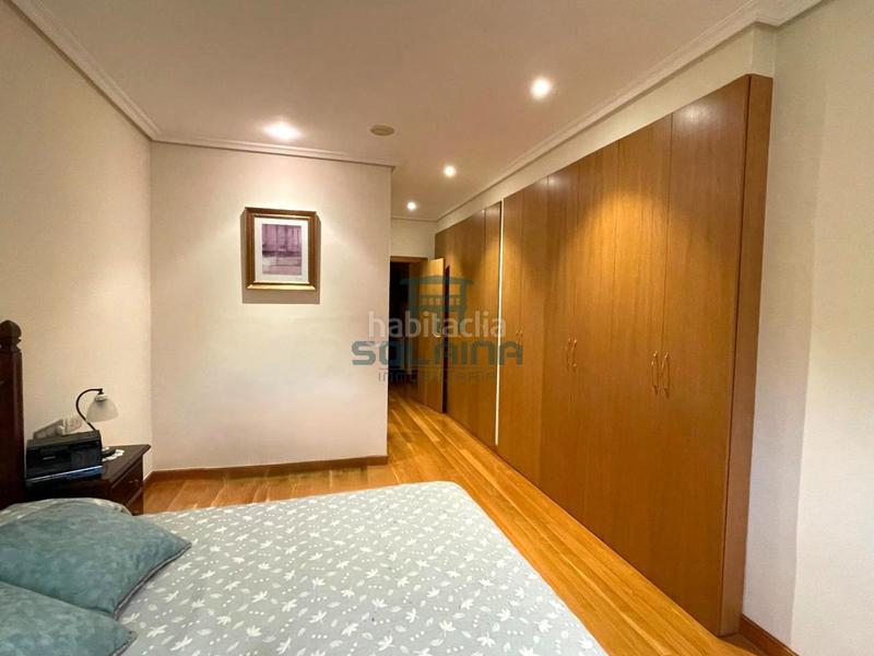 Foto d9467ced-c378-4812-a11a-2b5893310610. Chalet con riscaldamento parcheggio in As Lagoas Ourense