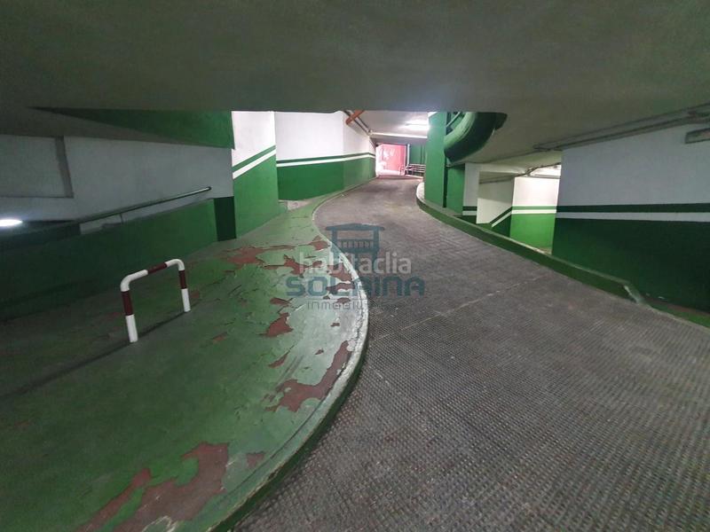 Foto c6030d42-1683-42e9-8d4f-277c8b798066. Car parking in Centro Ourense