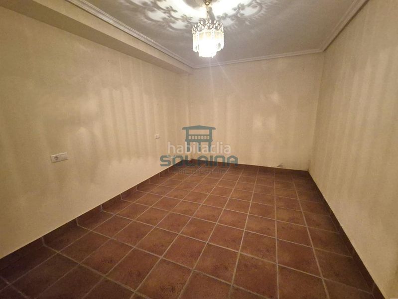 Foto 5b536f8a-7c59-4923-b1d6-f587d53ed268. Casa amb calefacció aparcament a Coles
