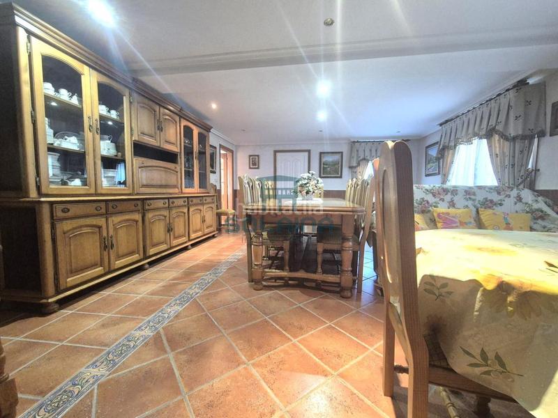 Foto 8af2ce9a-e92e-4422-8aec-f218d2ce123b. Casa en Coles