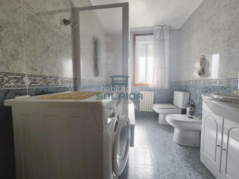 Foto b99c16a4-3245-4504-a435-42b1ad02c6a2. Casa amb calefacció aparcament a Coles