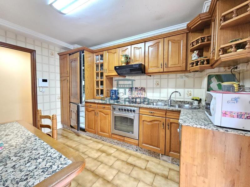 Foto 8f9f0a57-edba-4d9a-b632-39f83cc91edb. Appartement avec chauffage parking dans Centro Ourense