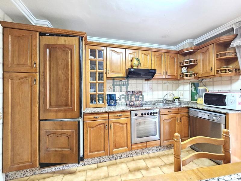 Foto 96b7c3c7-e2bb-453a-8335-73ffa50d57e8. Piso en Centro Ourense
