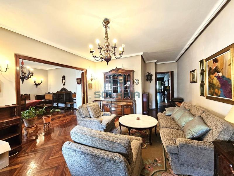 Foto 0eef1d27-6c6c-4032-b00d-dcd727d0d280. Appartement avec chauffage parking dans Centro Ourense