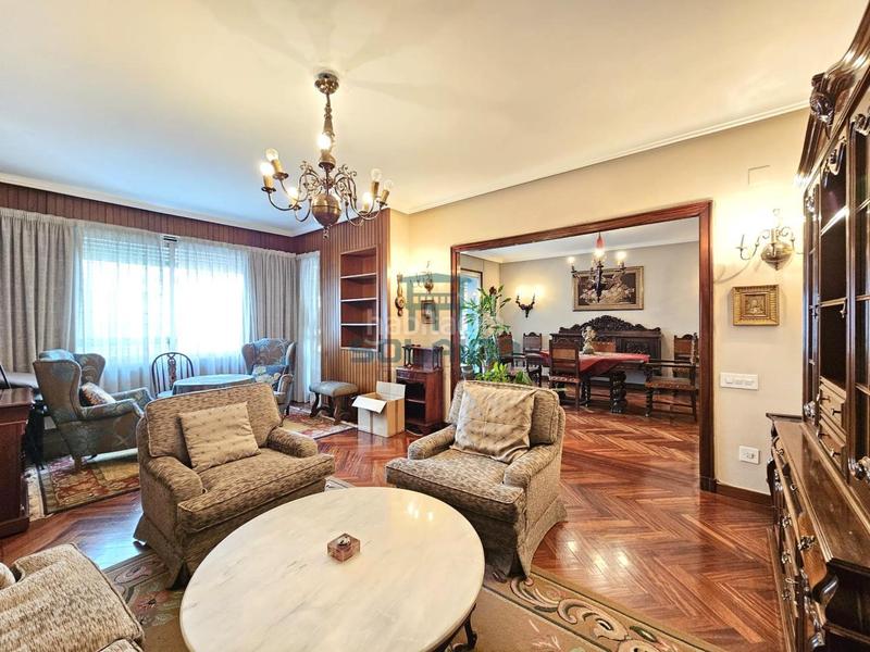 Foto 110bc5f8-6a26-47c0-ad7e-589e758ef949. Appartement avec chauffage parking dans Centro Ourense