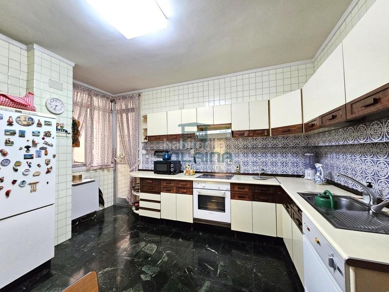 Foto a1b42cf0-6789-4c8e-a74c-9905f9c11bc5. Appartement avec chauffage parking dans Centro Ourense
