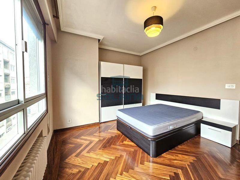 Foto ec785300-8fd6-4547-b0d9-e018a5bd4efe. Flat with heating parking in Centro Ourense