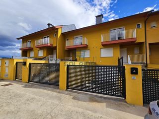 Semi detached house in Barco de Valdeorras (O)