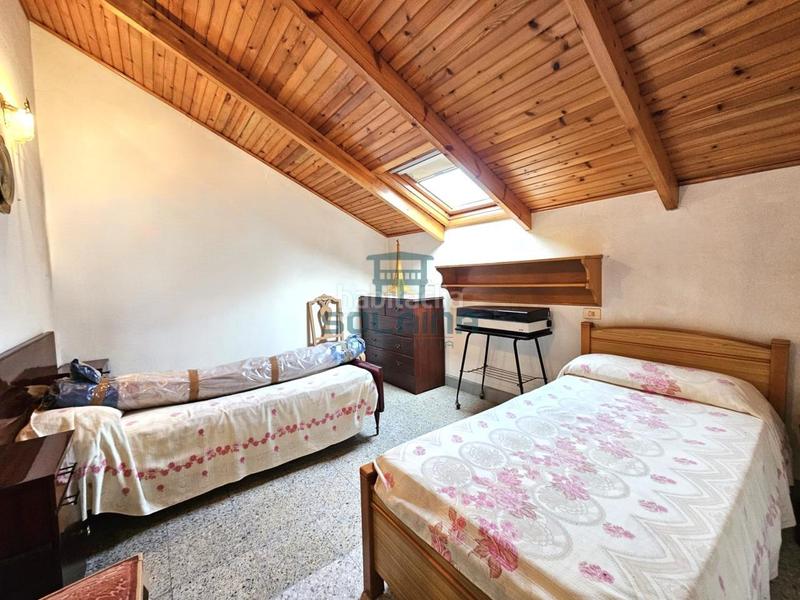 Foto d4cc3d9e-45ca-468e-a5d5-0a97f4976a12. Casa con riscaldamento parcheggio in Ribadavia