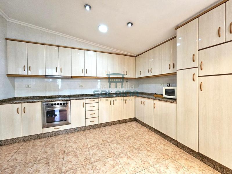 Foto da39c1ef-d379-4cd2-8a0f-95fdb4e8fddd. Casa con riscaldamento parcheggio in Ribadavia